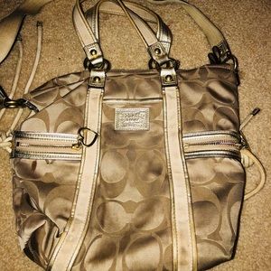 Med size Poppy coach bag